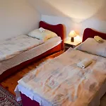 Ogorjelica Apartment *