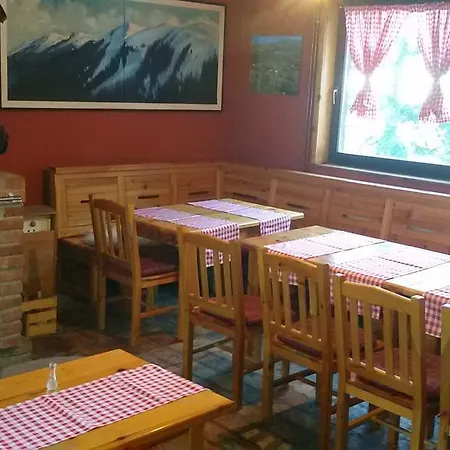 Ogorjelica アパート *