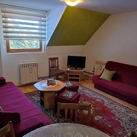 アパート Ogorjelica ヤホリナ