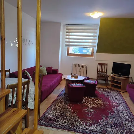 アパート Ogorjelica ヤホリナ