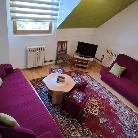 アパート Ogorjelica