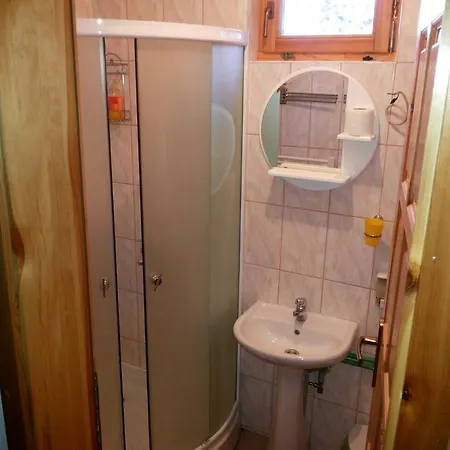 アパート Ogorjelica