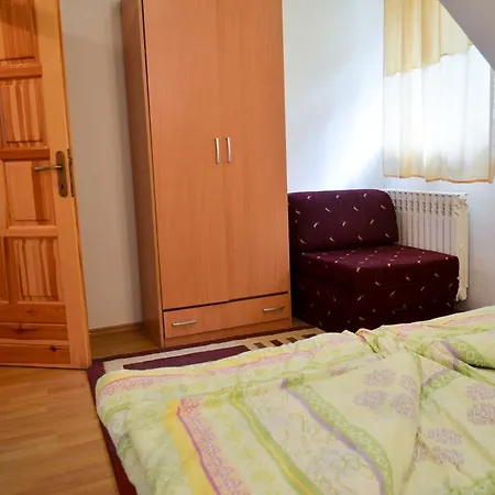 Ogorjelica アパート ヤホリナ